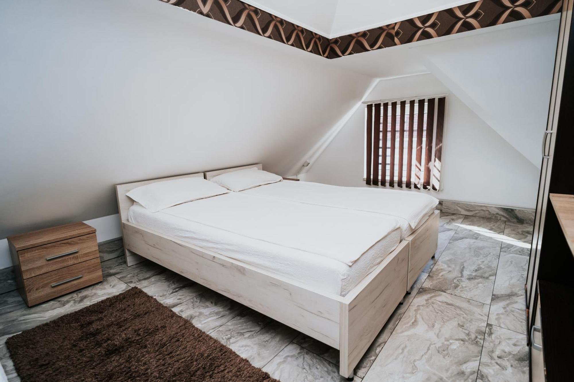Apartment Attic Sibiu Buitenkant foto