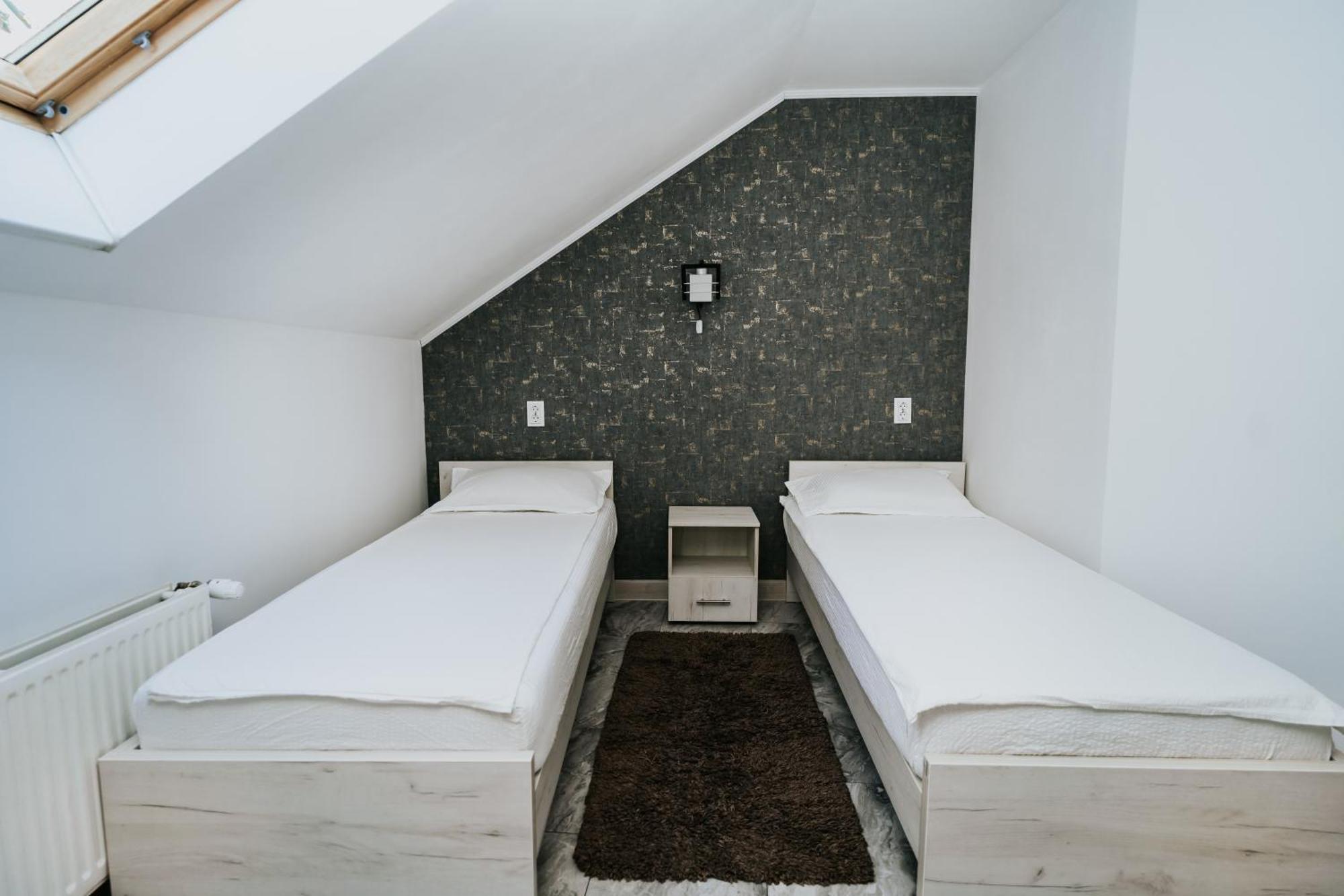 Apartment Attic Sibiu Buitenkant foto